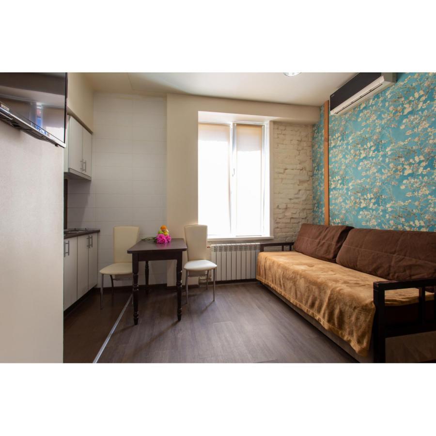 Studio Apartments In The City Center Charkiv Exteriör bild